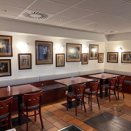 Pohostinstvi V Holi Hotel Pruhonice Bagian luar foto