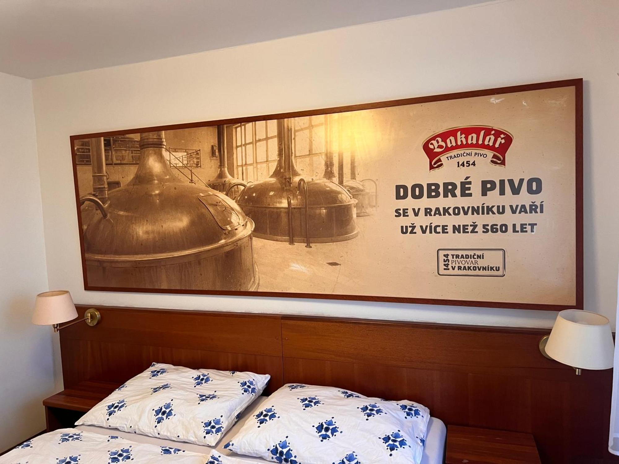 Pohostinstvi V Holi Hotel Pruhonice Bagian luar foto
